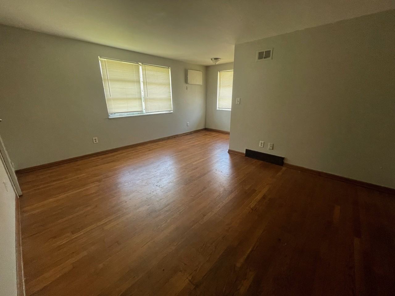 North Huron Ave. - Photo 2 of 20