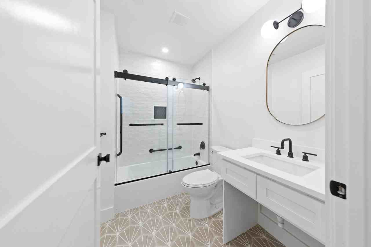 101 Richmond Street - Photo 3 of 50