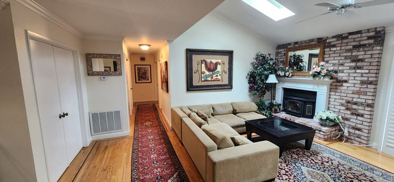 19566 Chaffee Cir - Photo 3 of 18