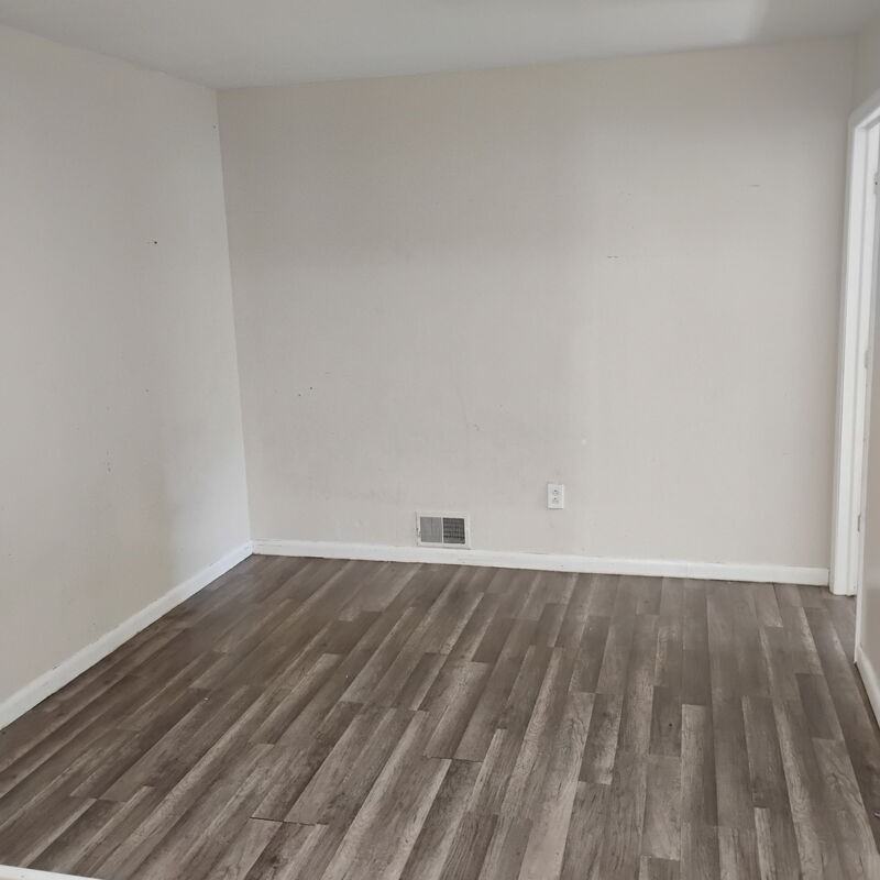 864 Madison Ave #1B - Photo 7 of 13