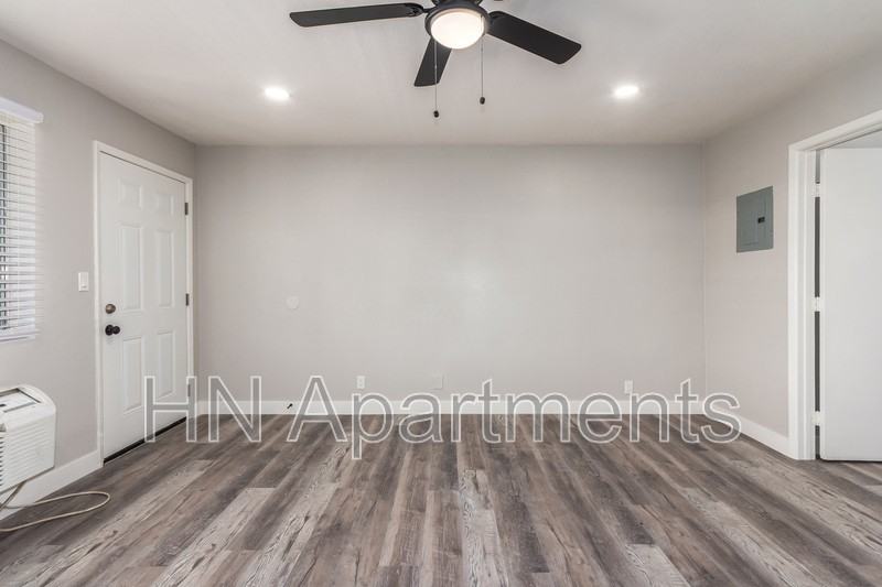 8639 N 7th St #39 - Photo 3 of 7