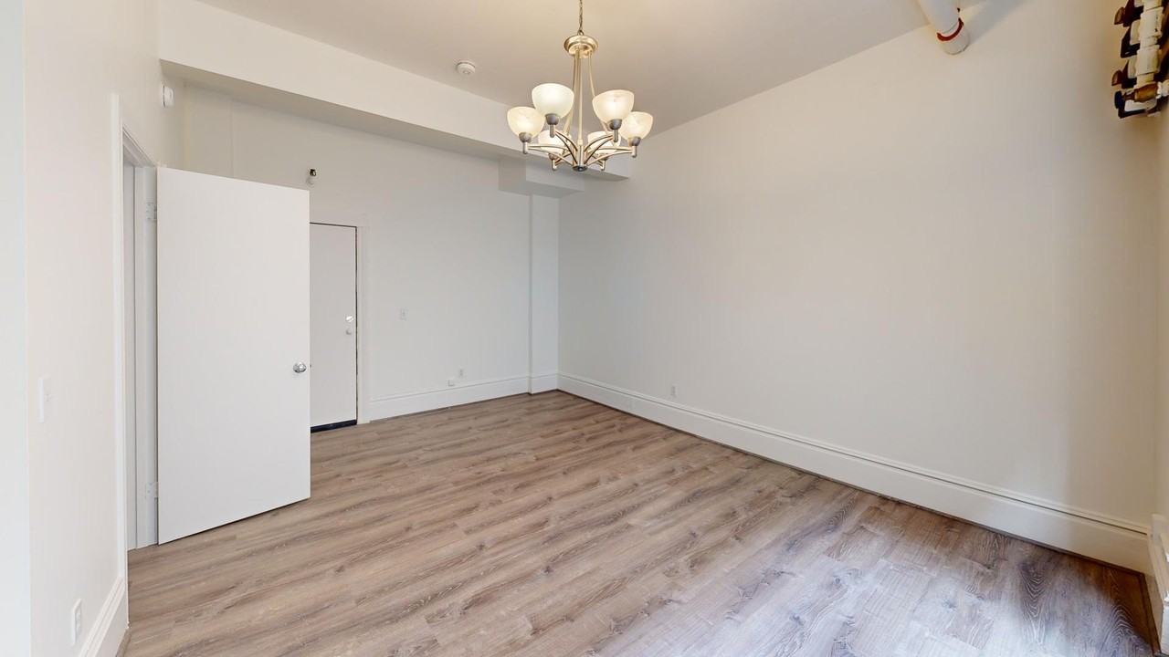 947 Bush Street - Photo 4 of 17