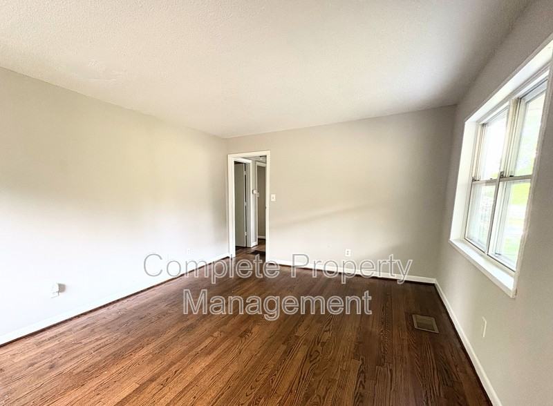 4149 41st Ave N - Photo 4 of 11