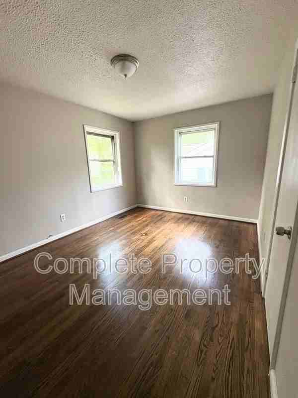 4149 41st Ave N - Photo 7 of 11