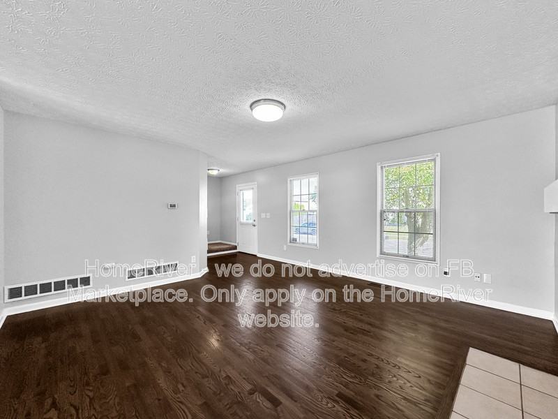 1041 Clifton Chase Dr - Photo 3 of 20