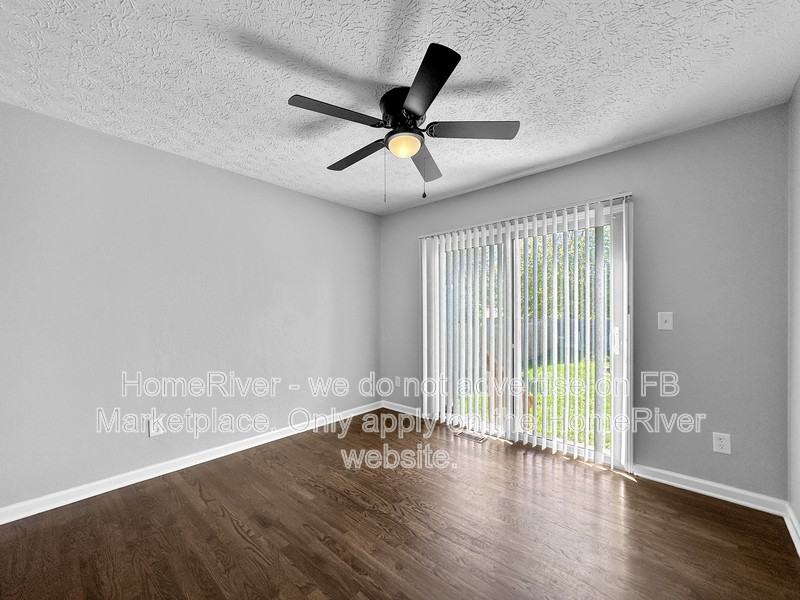 1041 Clifton Chase Dr - Photo 4 of 20