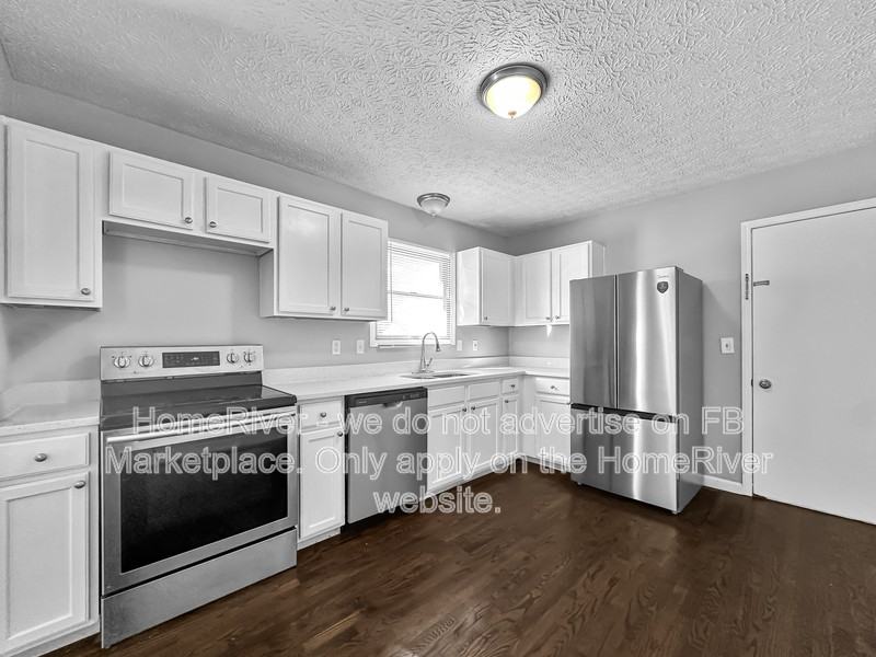 1041 Clifton Chase Dr - Photo 5 of 20