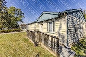 featured image of 1812 E Carver Dr