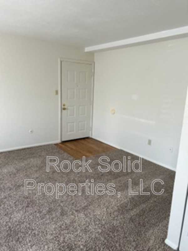 1008 E Jefferson Rd - Photo 4 of 25