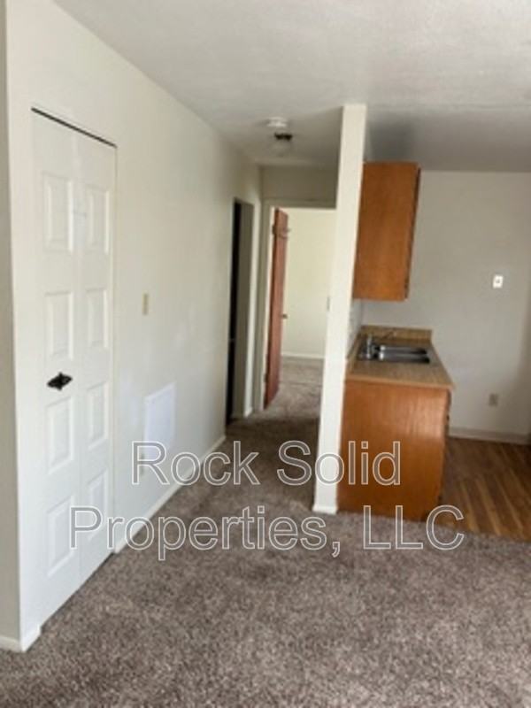 1008 E Jefferson Rd - Photo 7 of 25