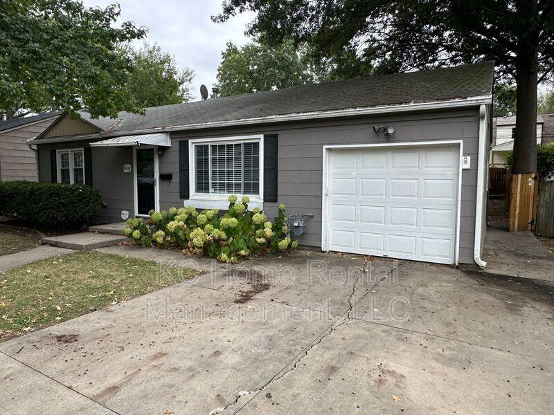 619 W 85th St - Photo 2 of 34