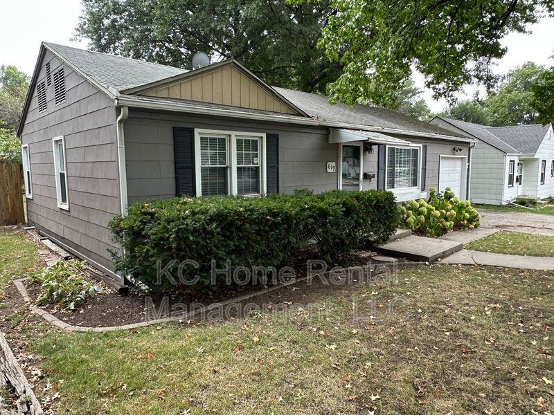 619 W 85th St - Photo 3 of 34