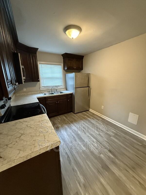 631 Quincy St #A - Photo 3 of 18