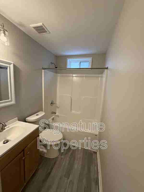 631 Quincy St #A - Photo 6 of 18