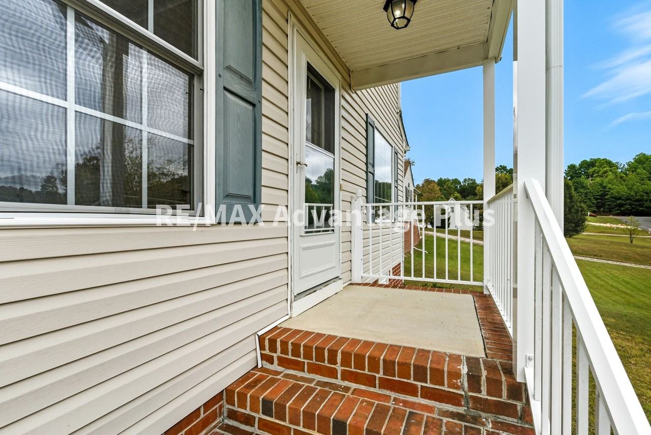 107 Cooper St - Photo 2 of 34