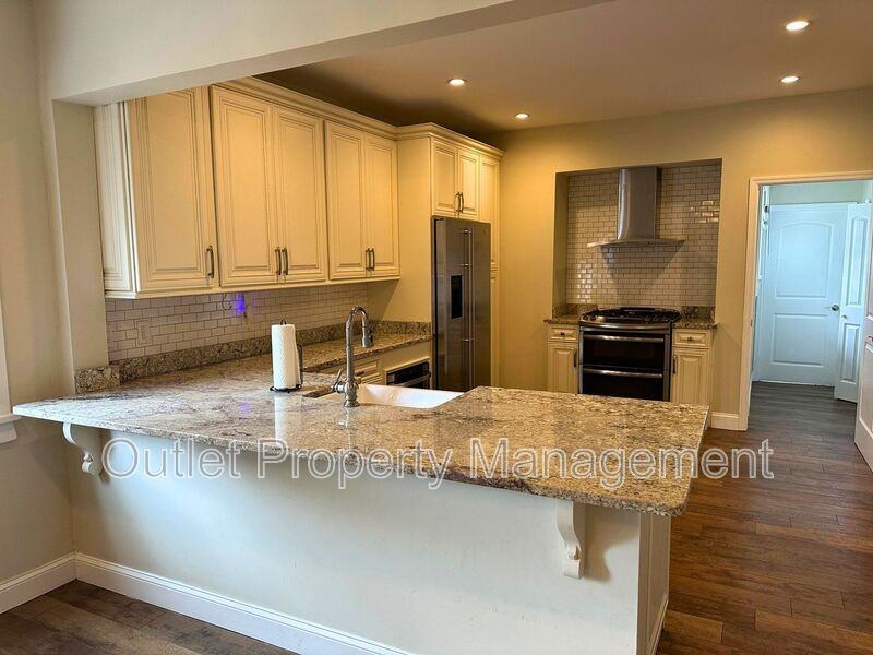 133 E Concord St #A - Photo 4 of 20