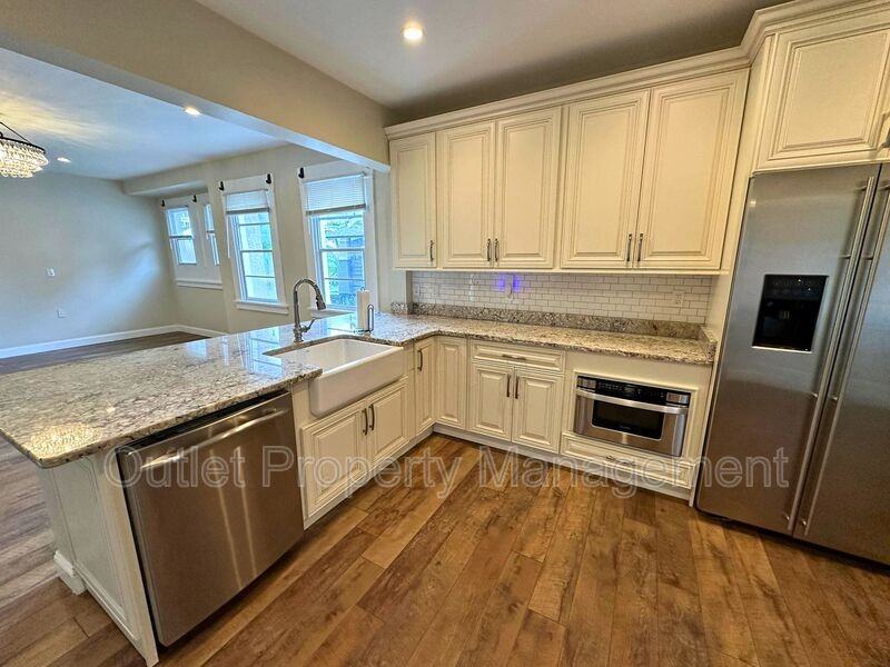 133 E Concord St #A - Photo 5 of 20