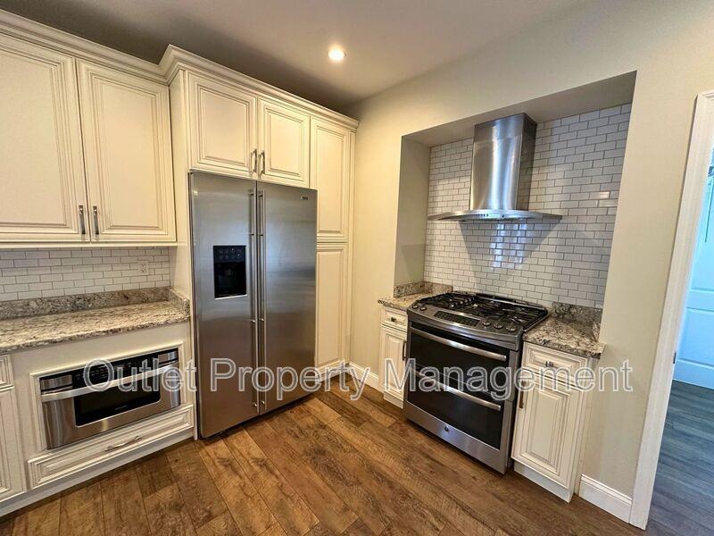 133 E Concord St #A - Photo 6 of 20