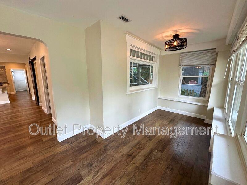 133 E Concord St #A - Photo 7 of 20