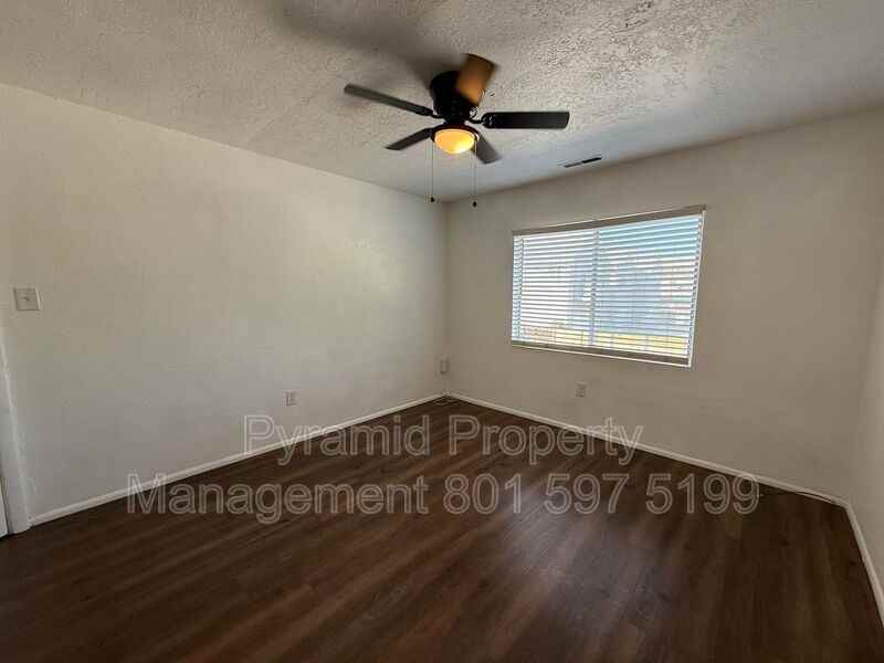 513 E St #513C - Photo 5 of 11