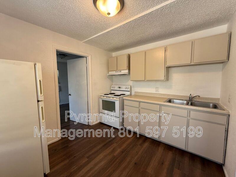 513 E St #513C - Photo 6 of 11