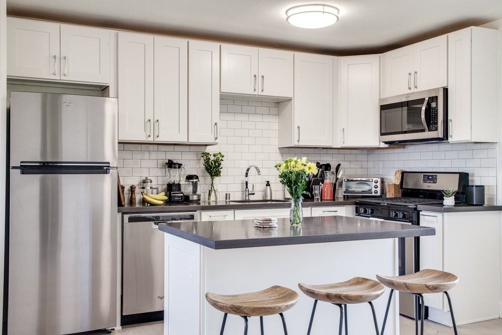 873 32nd Street - Photo 6 of 14