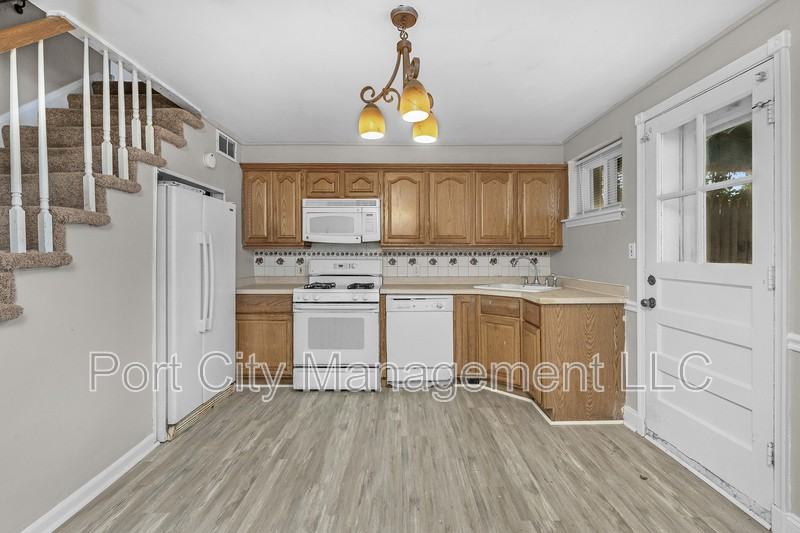 7474 School Ave - Photo 4 of 21