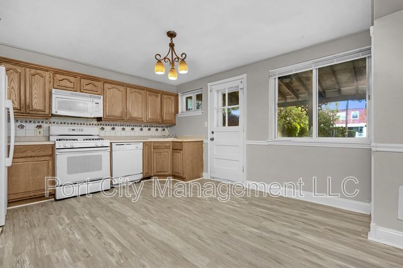 7474 School Ave - Photo 6 of 21