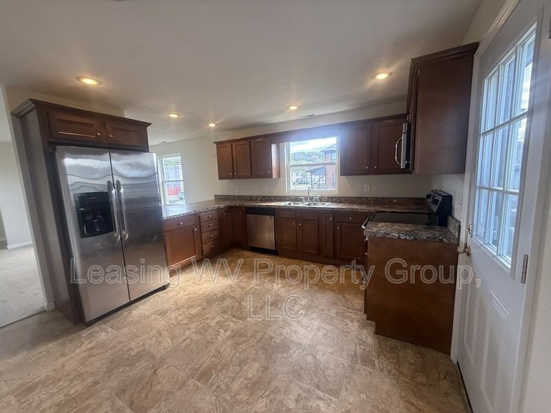 413 Midland Trl - Photo 2 of 9