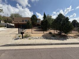 featured image of 500 Oakwood Pl Ne