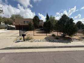 500 Oakwood Pl Ne - Photo 1 of 1