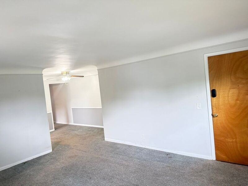 7134 Delaware Ave #4 - Photo 3 of 13