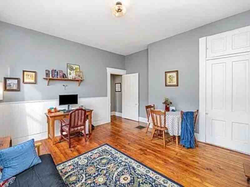 907 Columbia St #1 - Photo 7 of 18