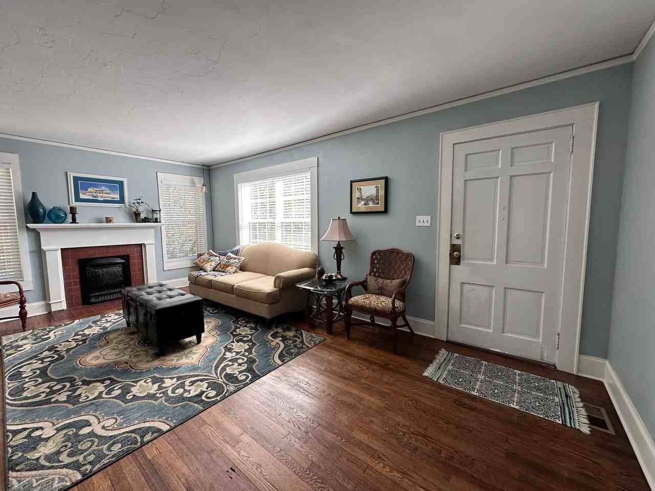 709 Myrtle Drive - Photo 2 of 13