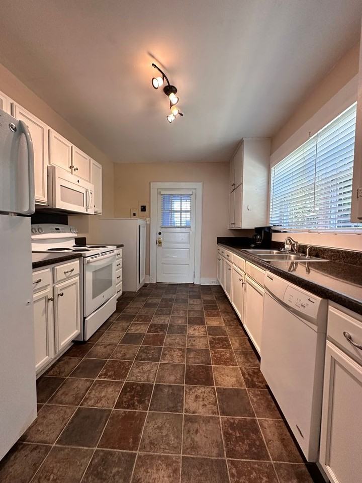 709 Myrtle Drive - Photo 7 of 13