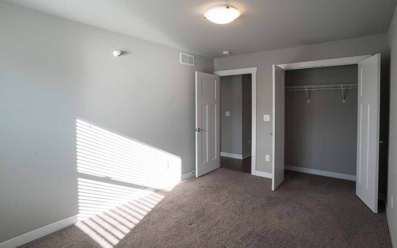 Ironwood Glen Townhomes - Photo 5 of 38