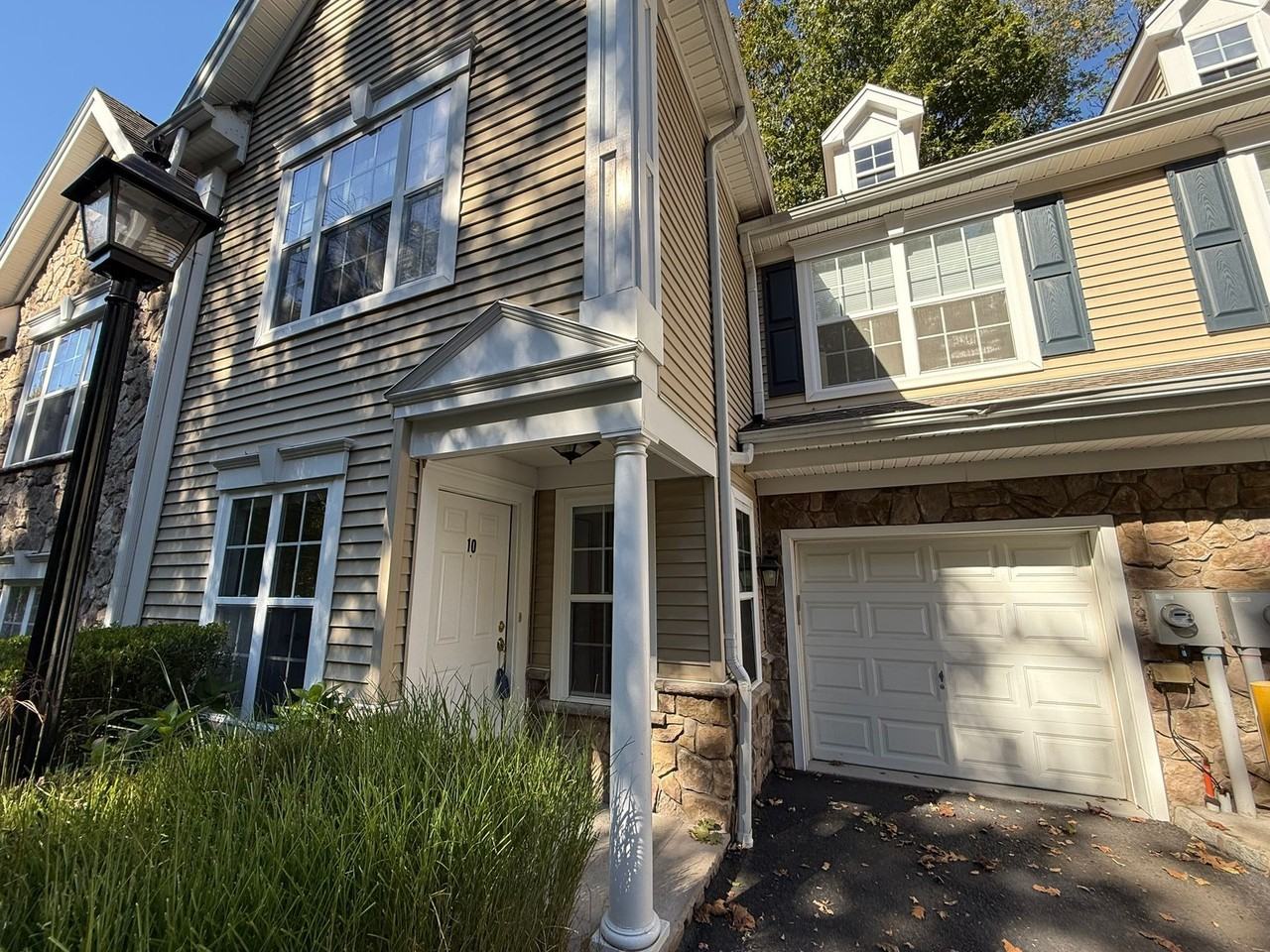 53 Division Ave - Photo 2 of 18