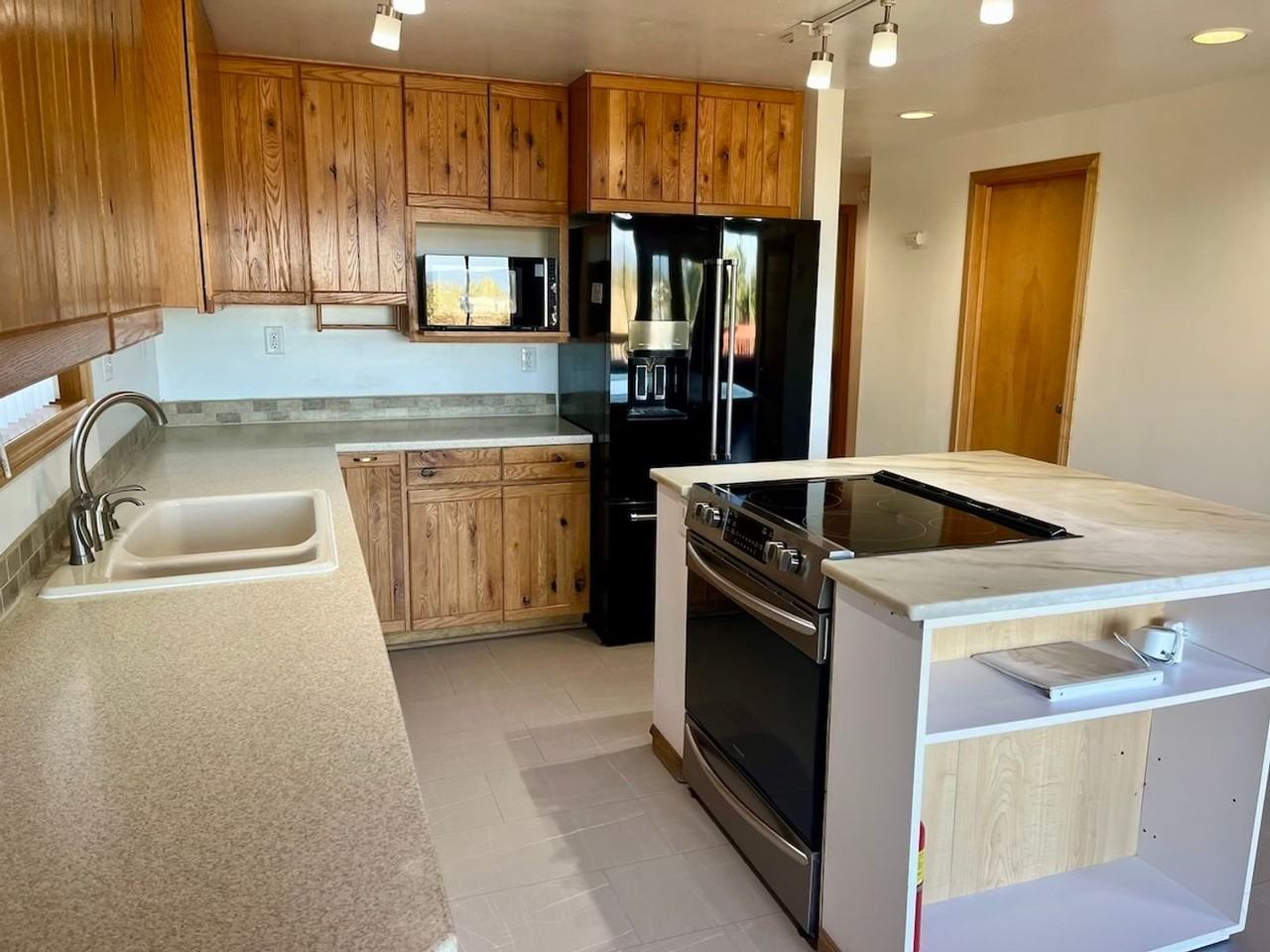 10911 Sw Shad Rd - Photo 3 of 26