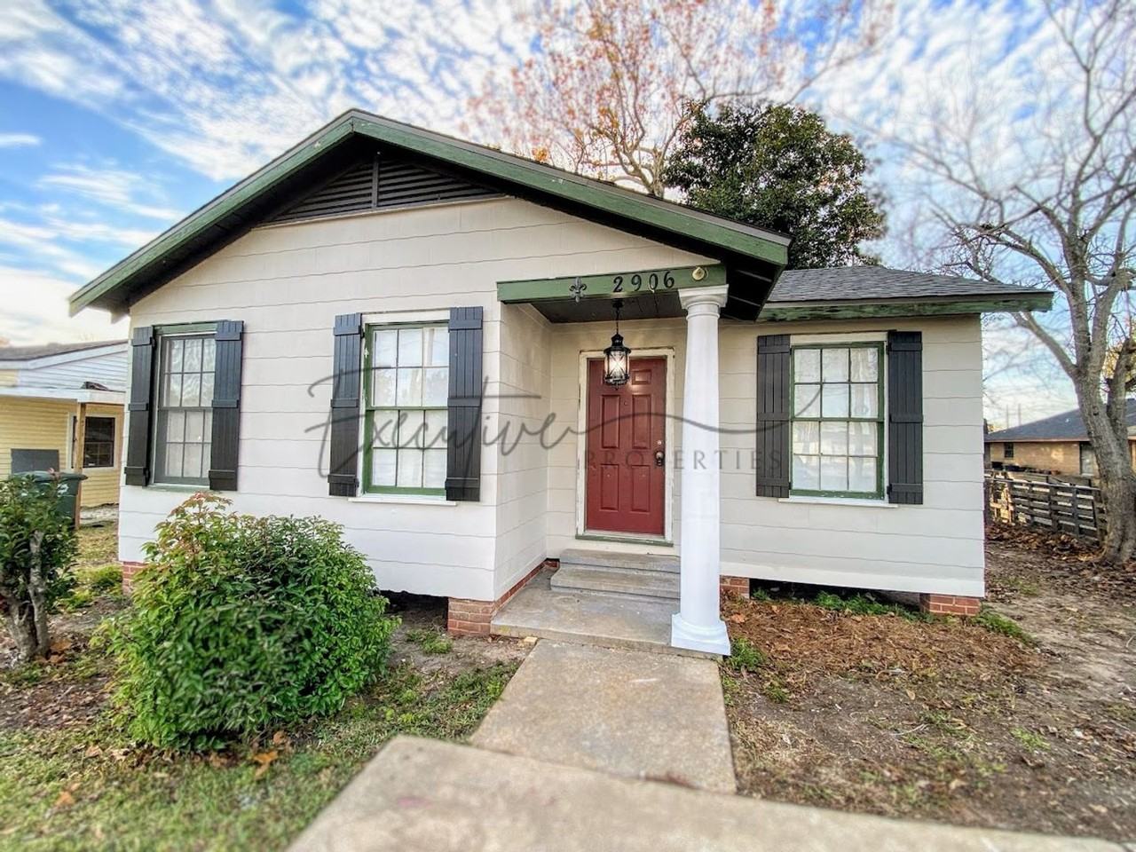 2906 Warren Ave - Photo 2 of 20