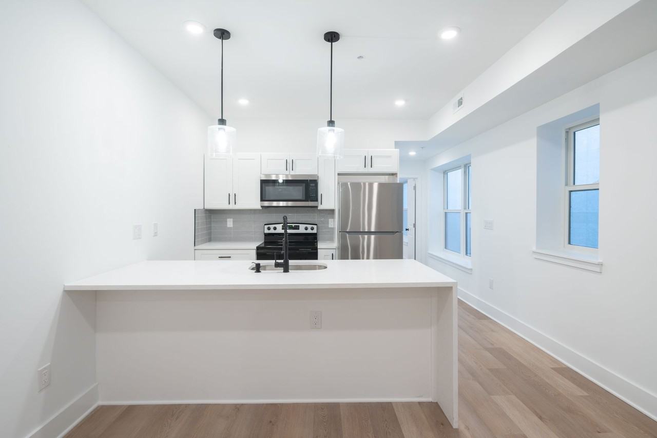 1513 W Girard Avenue - Photo 4 of 22