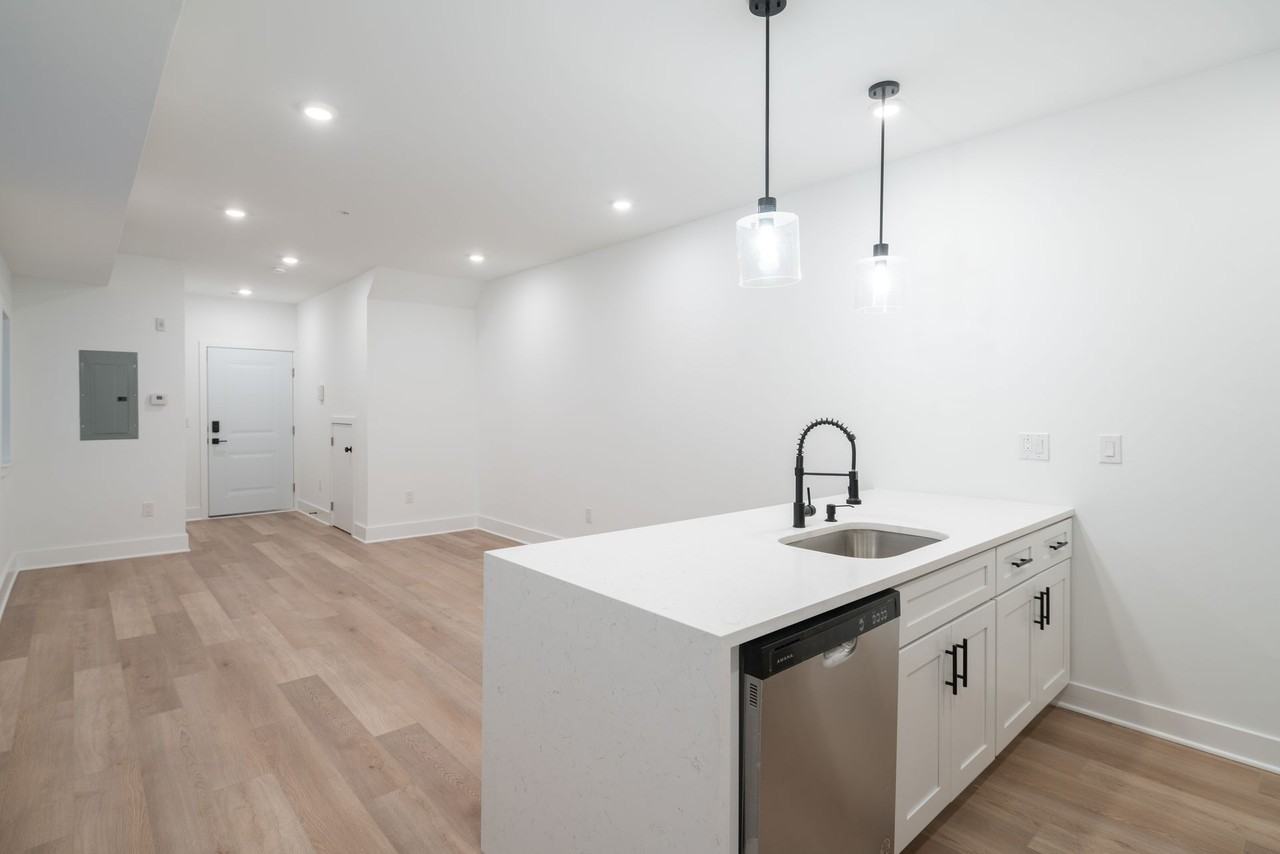 1513 W Girard Avenue - Photo 5 of 22