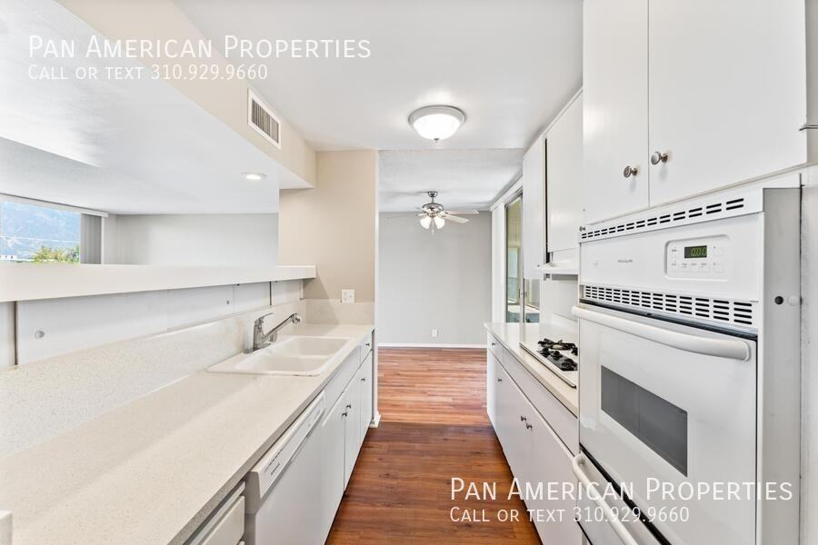 Del Mar Townhomes - Photo 5 of 18