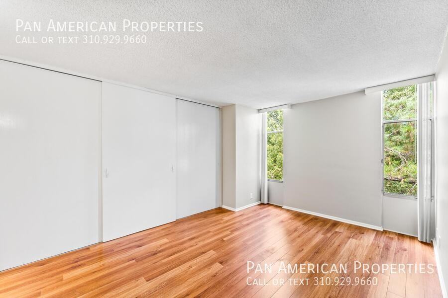 Del Mar Townhomes - Photo 7 of 18