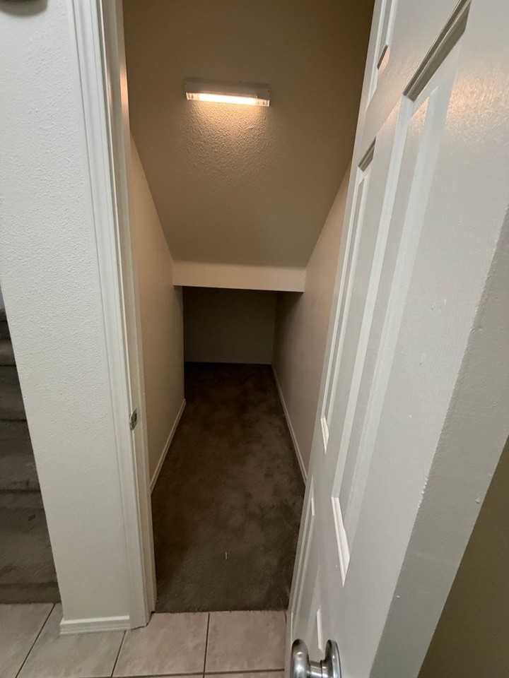 4905 Montague Lane - Photo 4 of 30