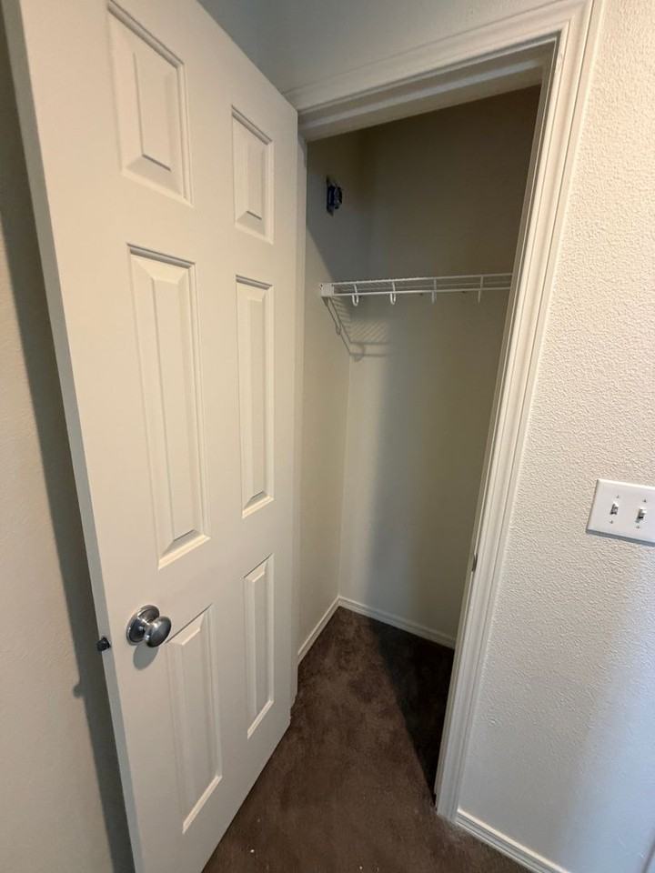 4905 Montague Lane - Photo 6 of 30