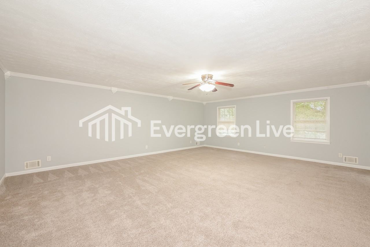1377 Denfield Ct - Photo 7 of 15