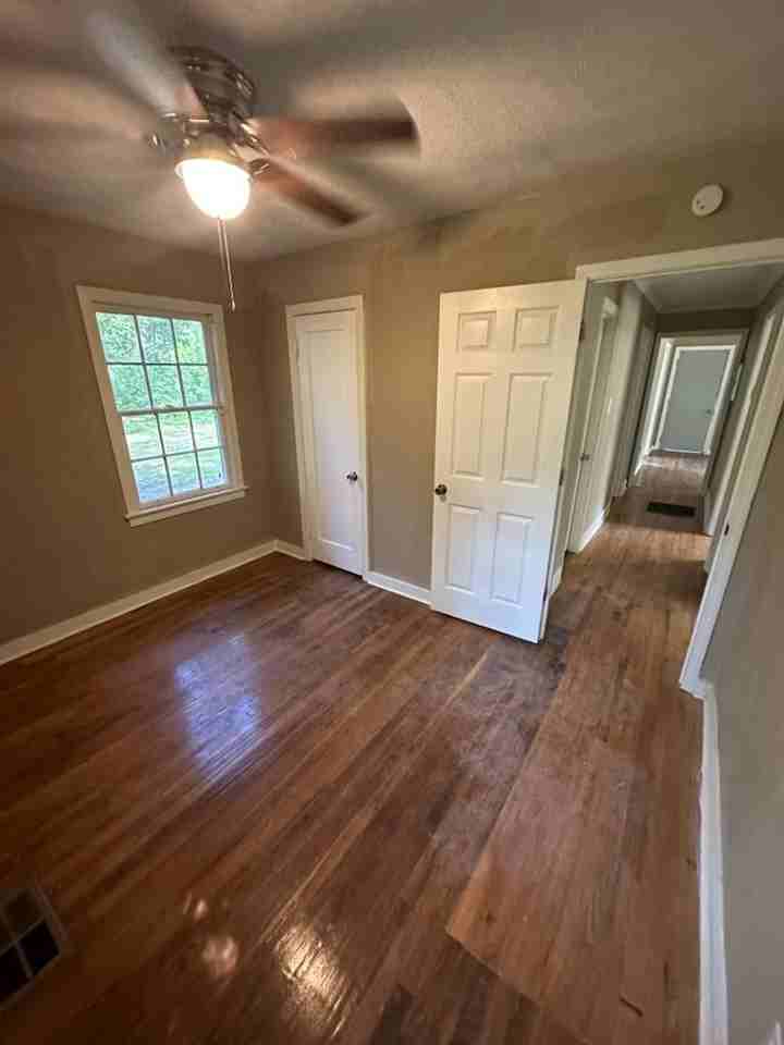 722 Lawrence Rd - Photo 3 of 5