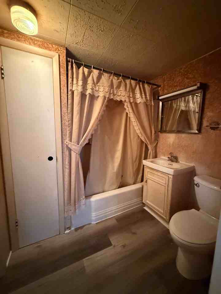 745 S Kaley St - Photo 2 of 7