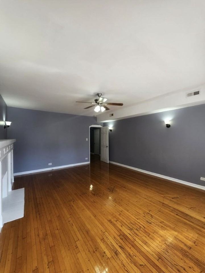 7927 S Essex - Photo 4 of 36