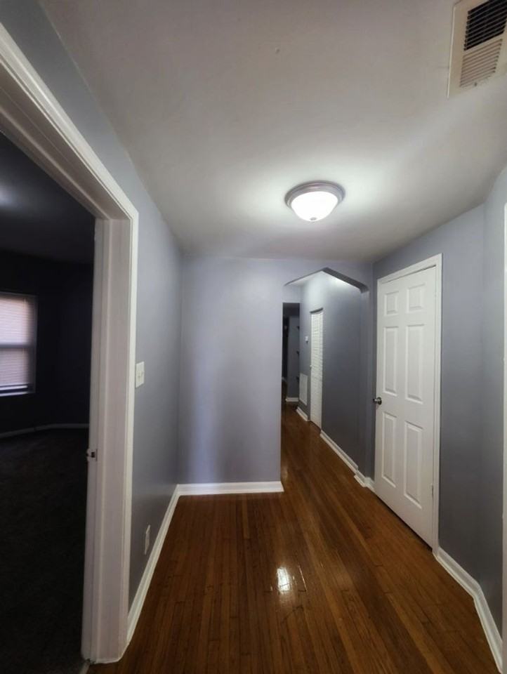 7927 S Essex - Photo 5 of 36